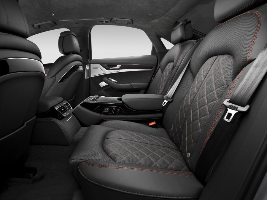 Интерьер Audi S8 Plus (D4) 2015 года  (WW) (фото 44 из 47)
